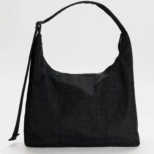 BAGGU LARGE NYLON SHOULDER BAG
